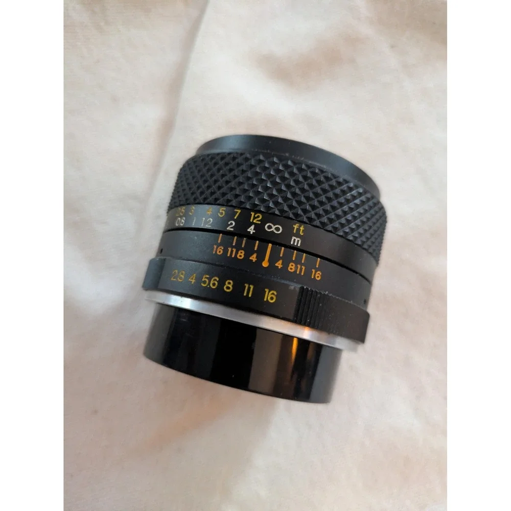 Yashica DSB 28mm f2.8 Wide Angle Prime Lens CY Mount Made in Japan 155756